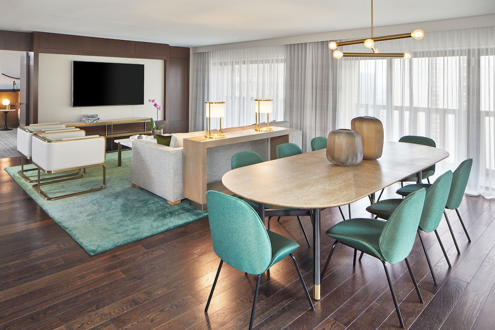 Deluxe Suite photo 1