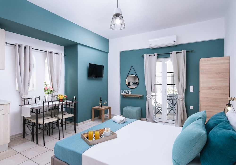 Deluxe Studio Suite
