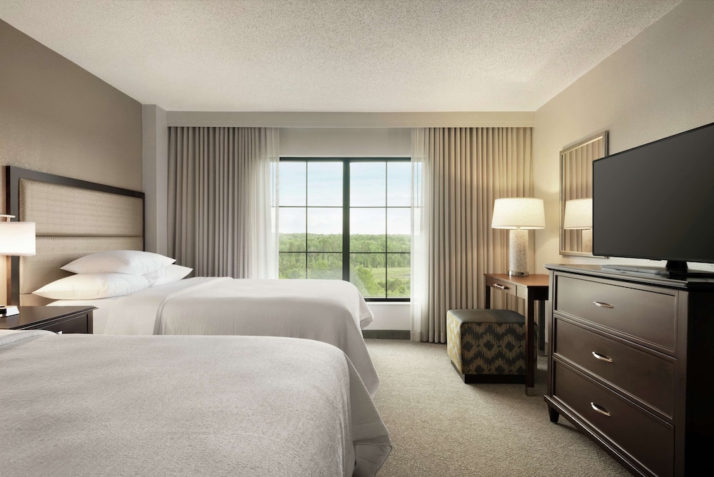 Suite, 2 Queen Beds, Accessible, Bathtub (Mobility & Hearing) - Photo 2