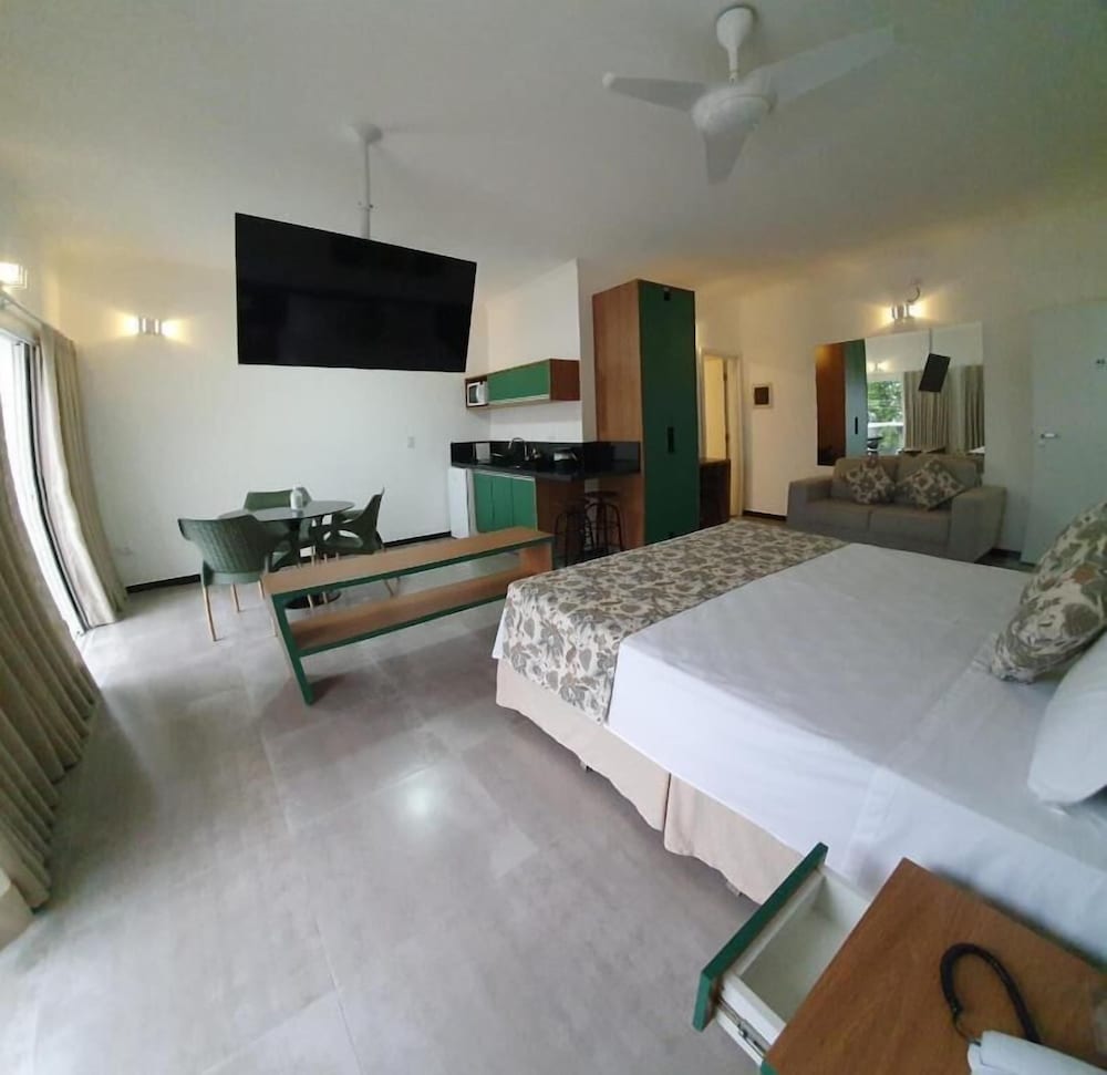 Deluxe Studio Suite