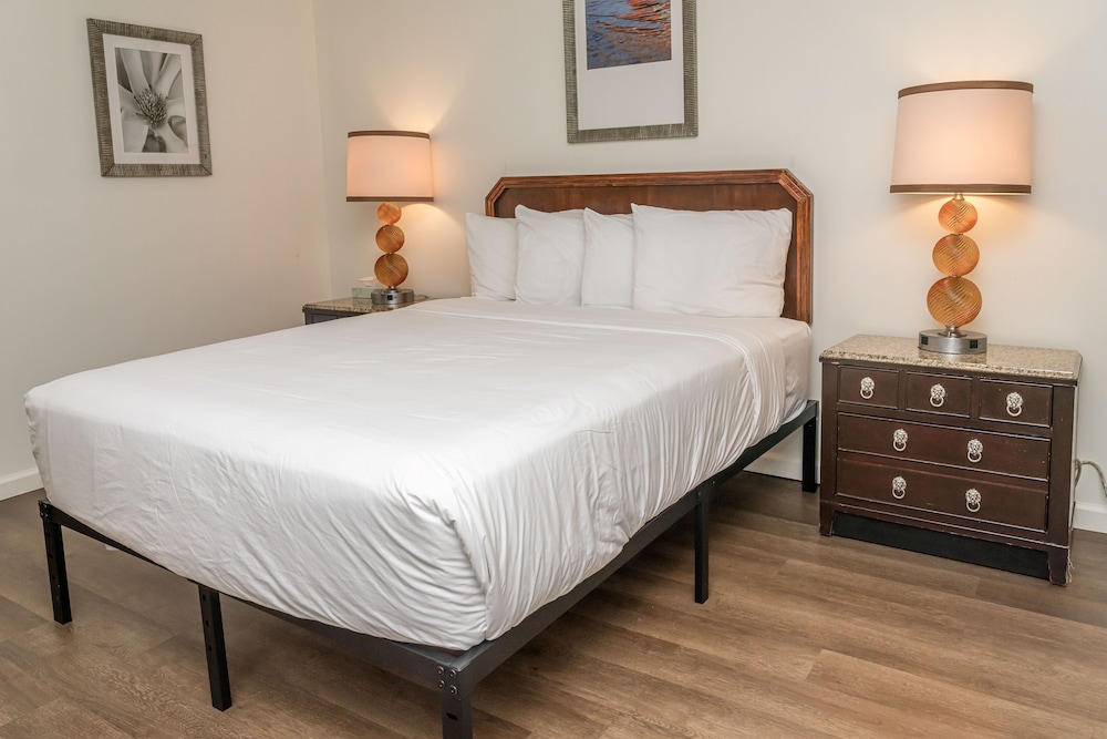 Standard Room, 1 Queen Bed, Non Smoking photo 1