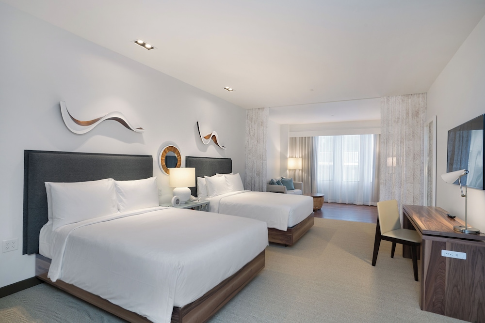 Suite, Multiple Beds, City View (2 Queen beds)