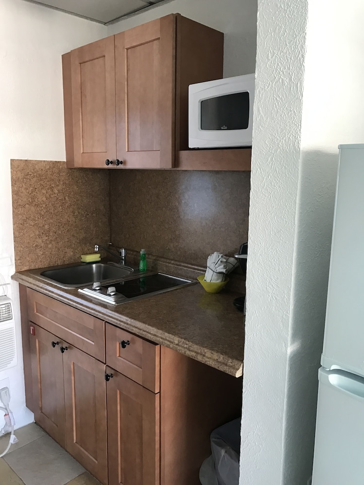 Standard Room, 2 Double Beds, Kitchenette photo 3