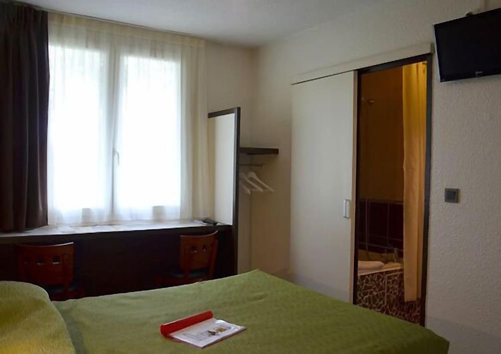 Standard Double Room photo 2