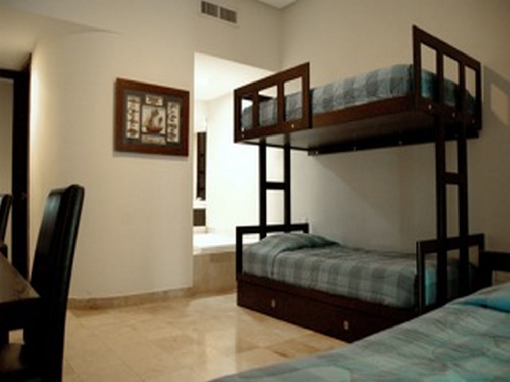 Apartment (4 Bedrooms)