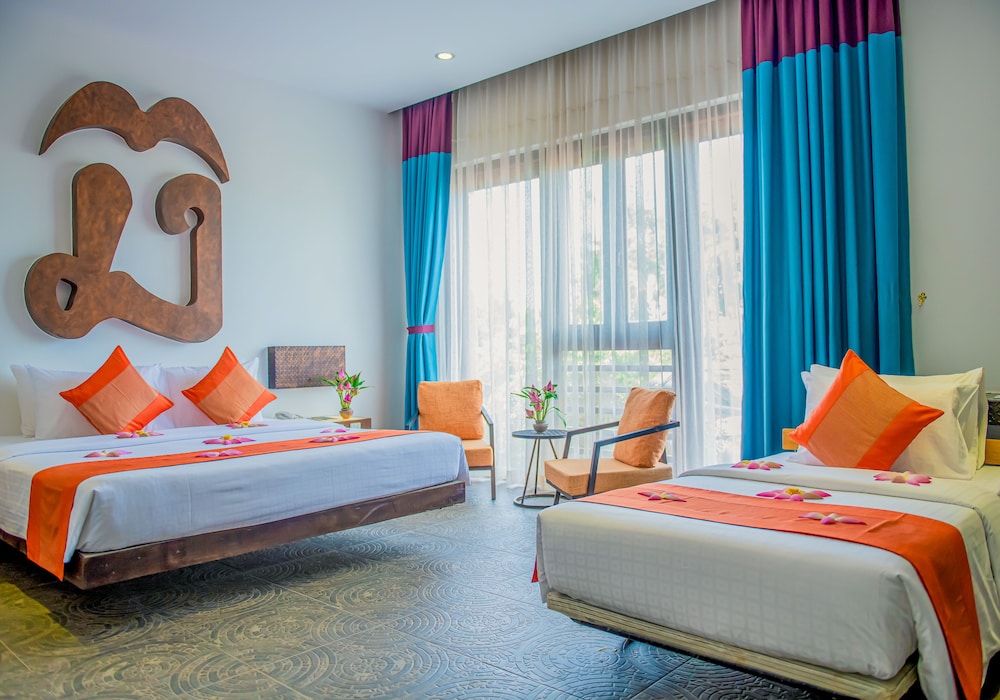 Premier Twin Room, City View photo 1