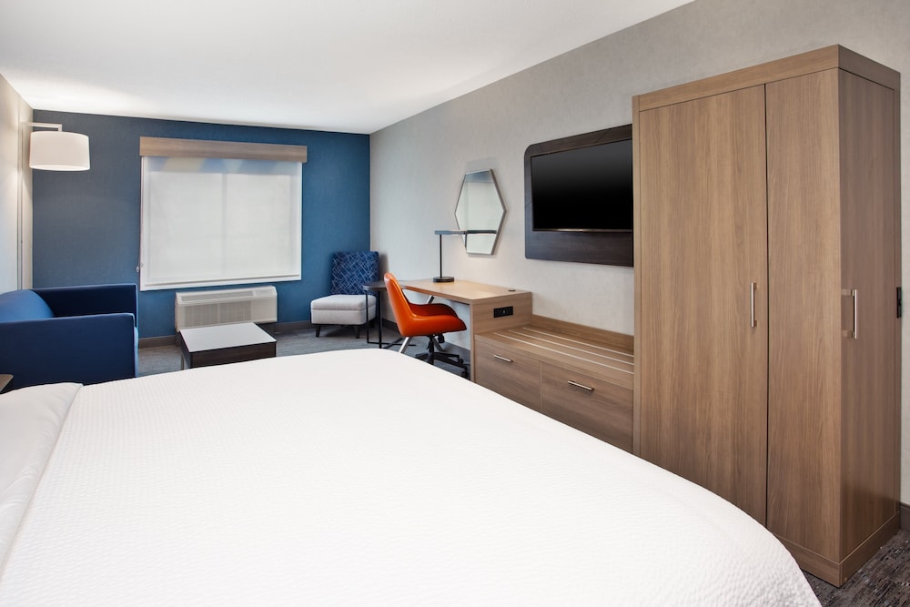 Suite, 1 King Bed with Sofa bed, Accessible (Comm, Extra Floor Space) - Photo 2