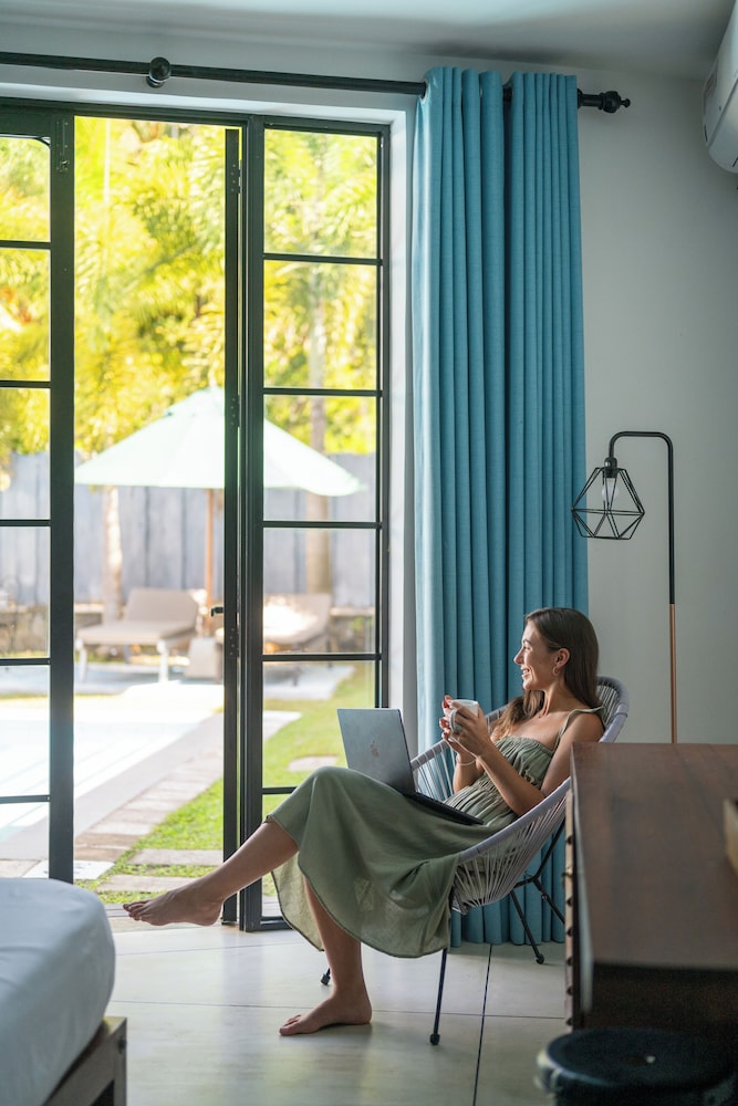 Deluxe Double or Twin Room, Pool View
