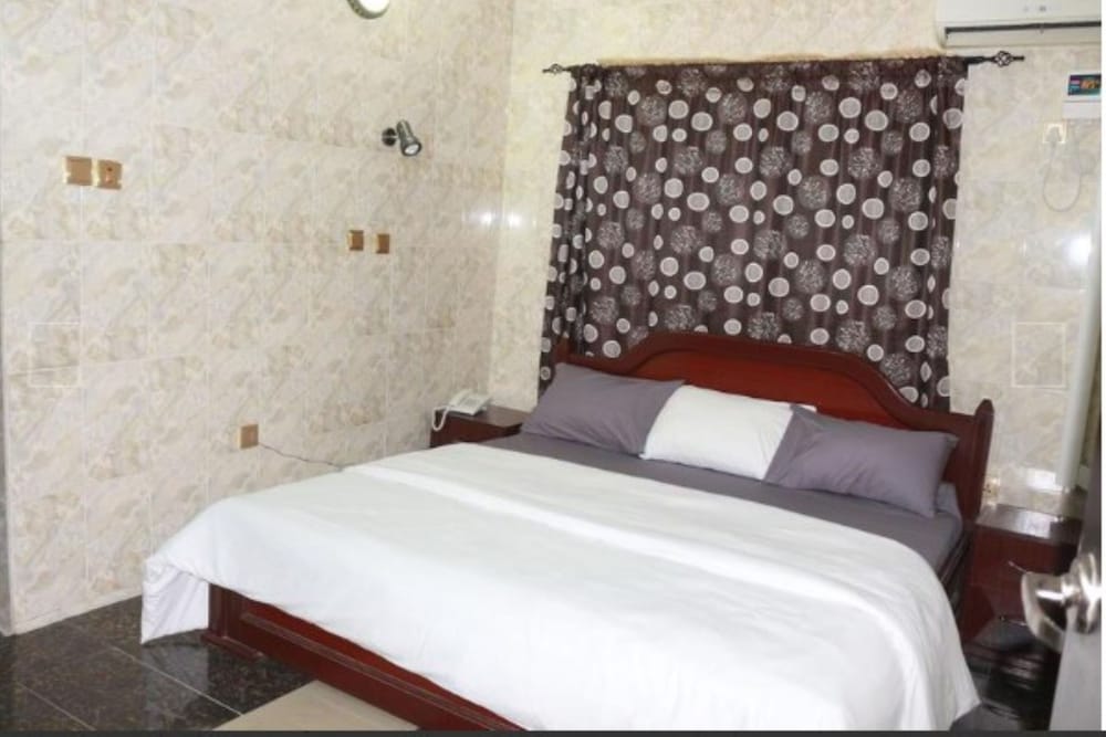 Suite (Cute) photo 3