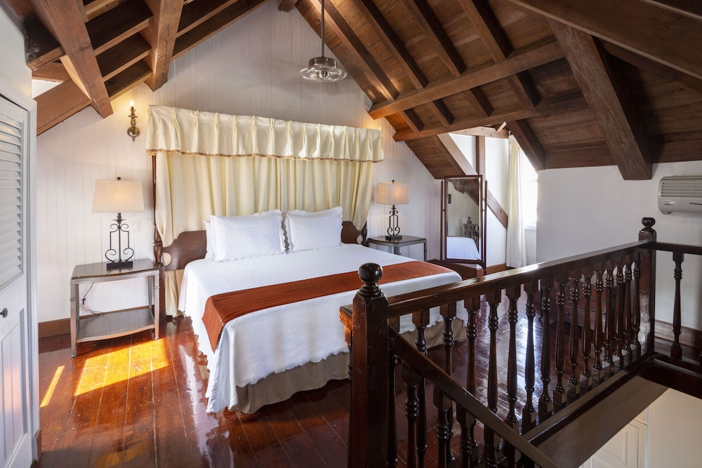 Contemporary Suite