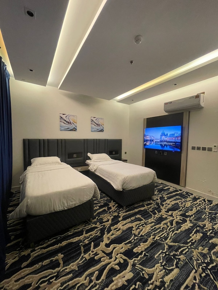 Deluxe Twin Room, City View photo 1
