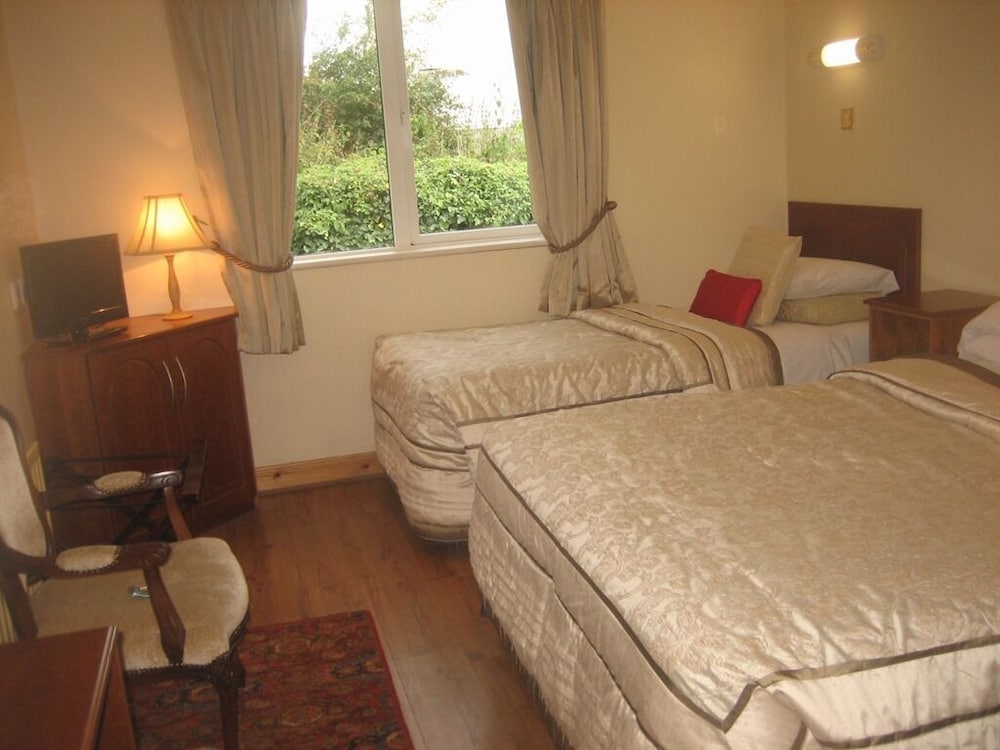 Triple Room, Ensuite photo 3