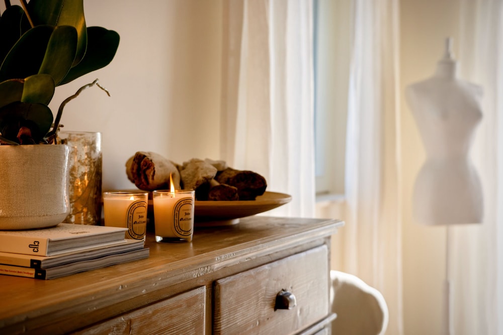Standard Suite (01)
