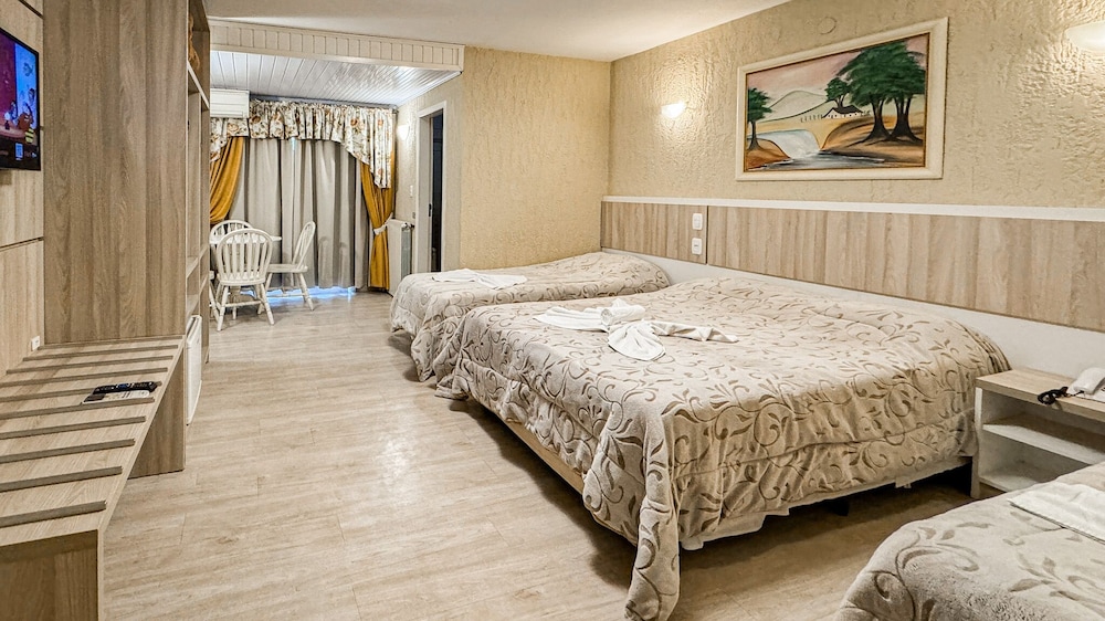 Deluxe Quadruple Room