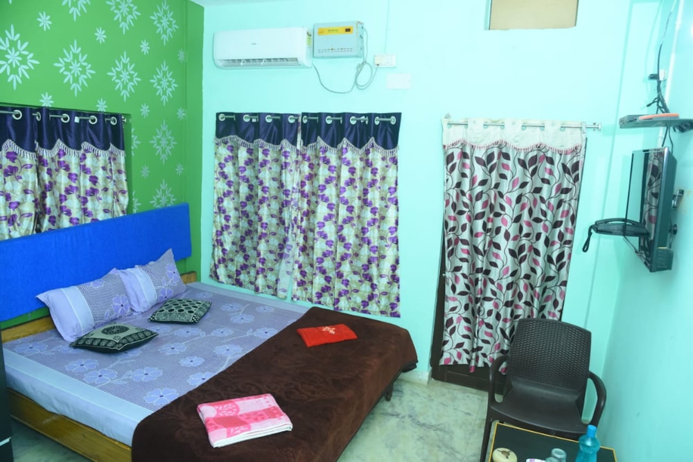 Deluxe Double Room, Multiple Beds, City View
