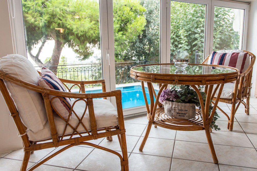 Deluxe Villa, Multiple Beds, Pool View photo 2