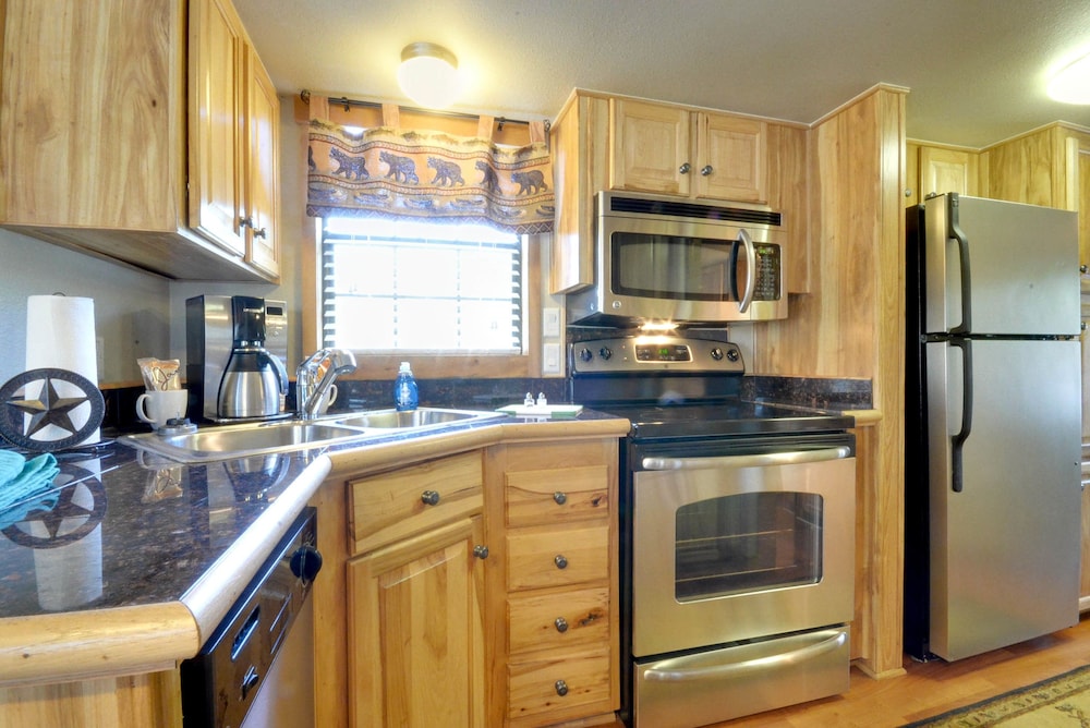 Executive Cottage, Kitchen photo 2