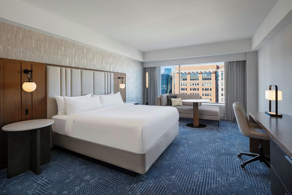 Club Room, 1 Double Bed (Mobility/Hearing Access, Roll-in Shwr)