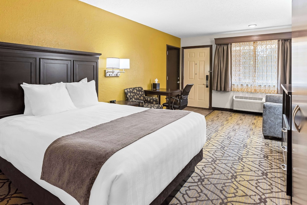 Standard Room, 1 Queen Bed, Accessible, Non Smoking - Photo 2