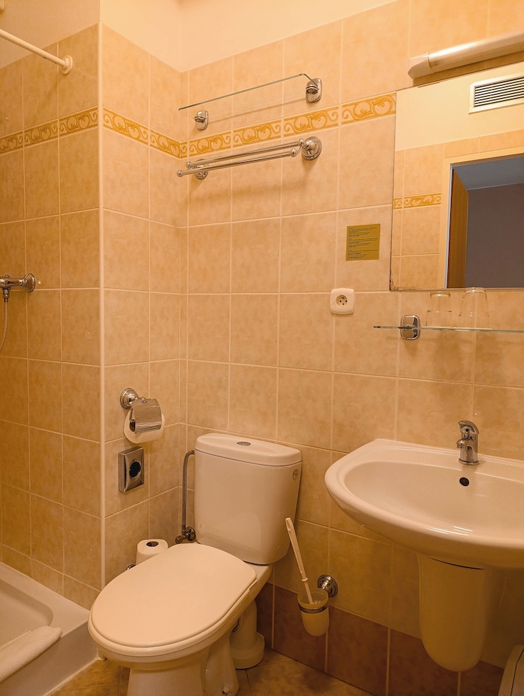 Classic Triple Room photo 2