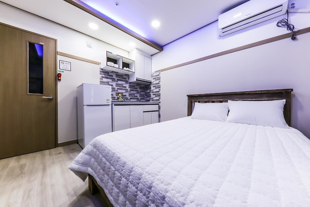 Standard Double Room, 1 Queen Bed