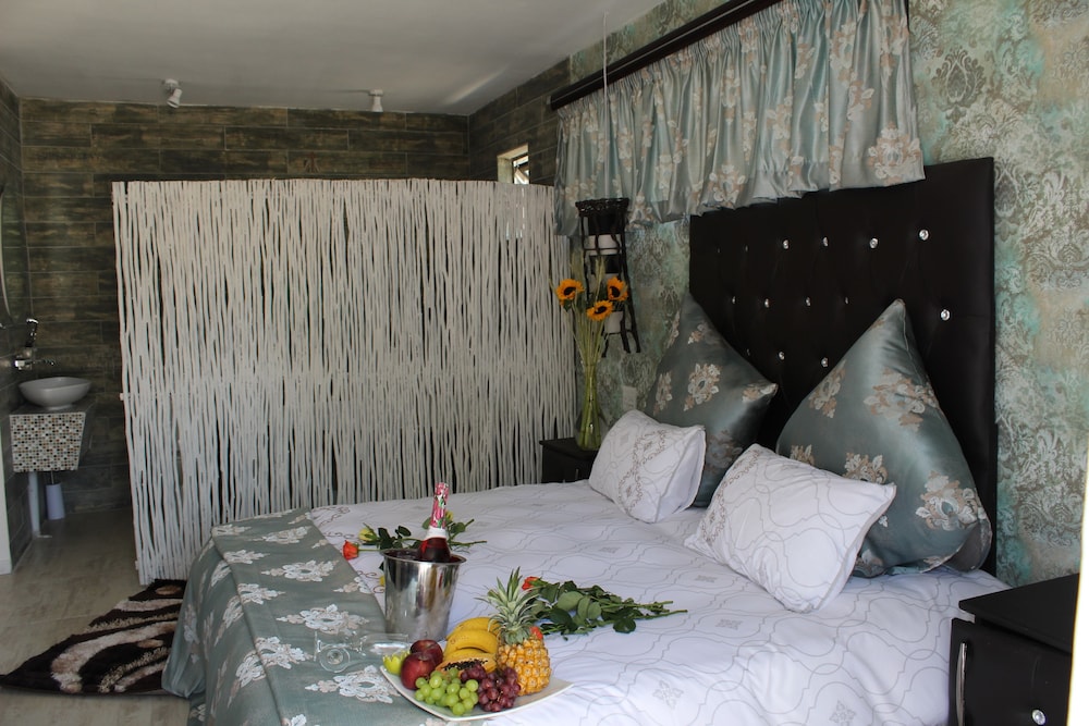 Superior Double or Twin Room, 1 King Bed photo 3