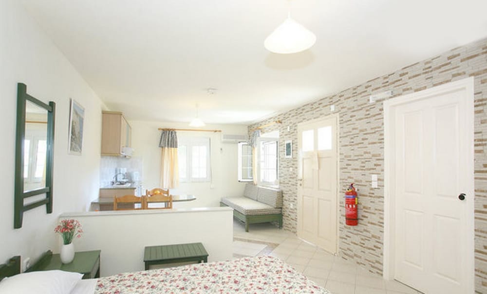 Studio, Ground Floor (No. 5) photo 3