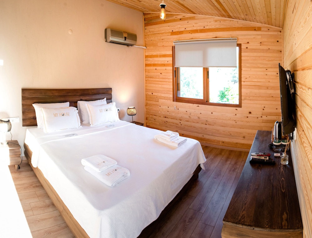 Comfort Tree House photo 3