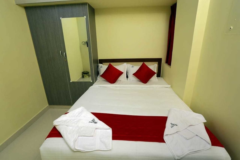 Standard Room, 1 Double Bed, City View photo 2