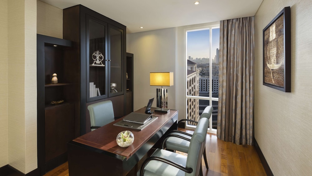 Diplomatic Suite - Access to Snow Park in Ski Dubai for 2, Private Butler, Lounge Access thumbnail 5