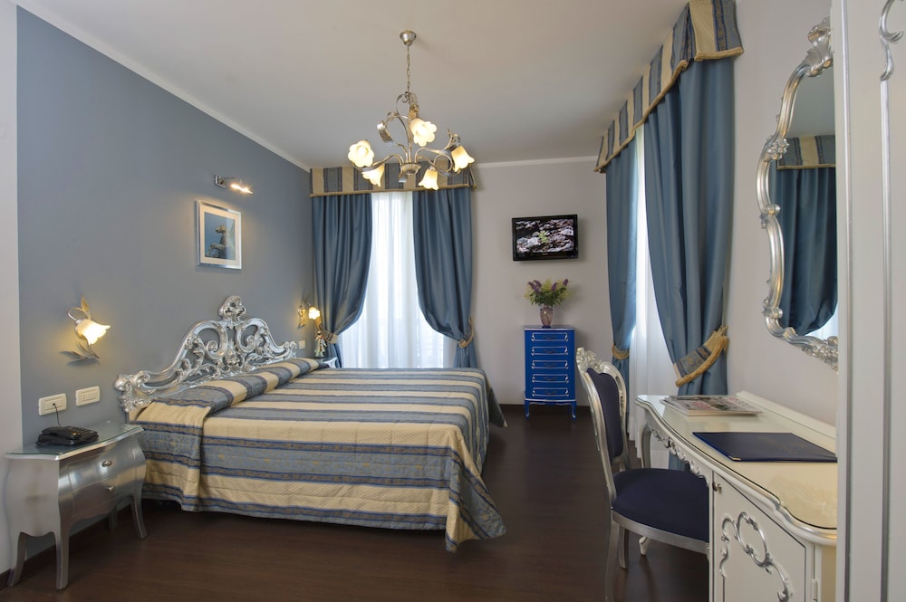 Superior Double Room, Balcony, Lagoon View