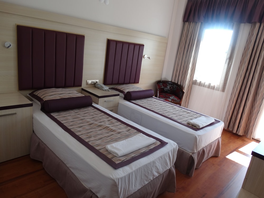 Standard Twin Room, Pool View