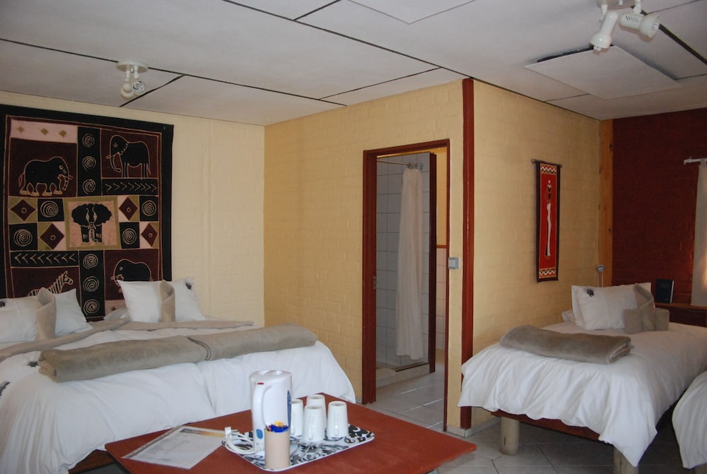 Family Room, Multiple Beds, Non Smoking, Ground Floor photo 2