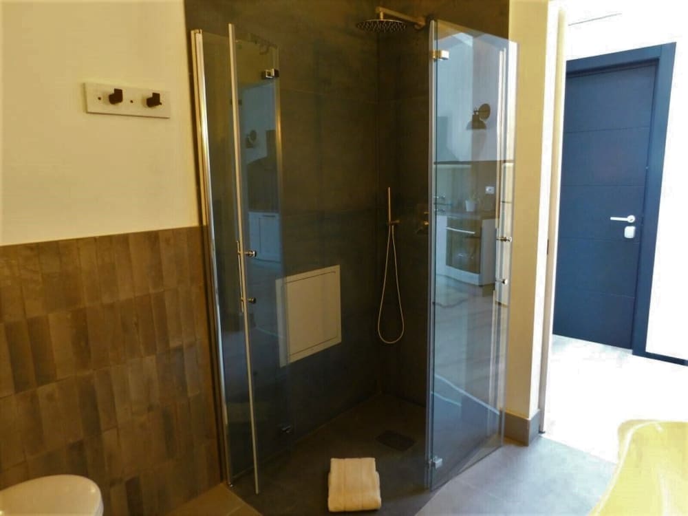 Studio, Accessible photo 2