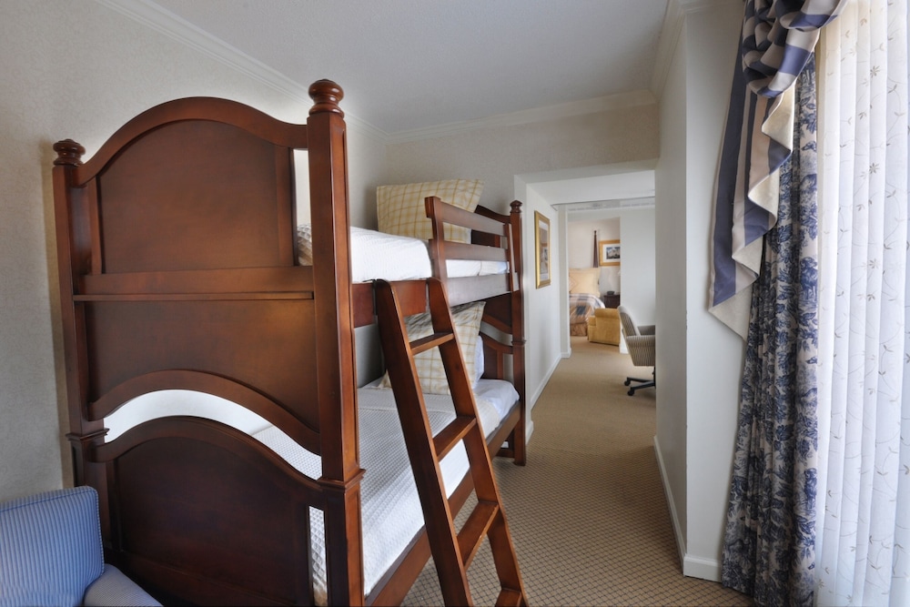 Family Bunk Bed Suite