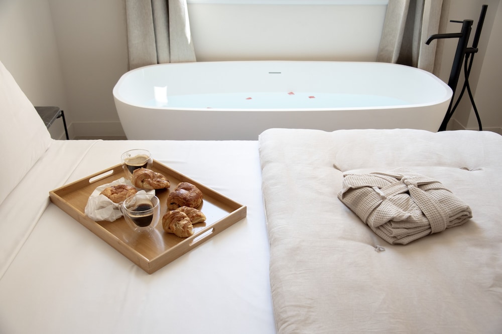 Luxury Double Room (1)