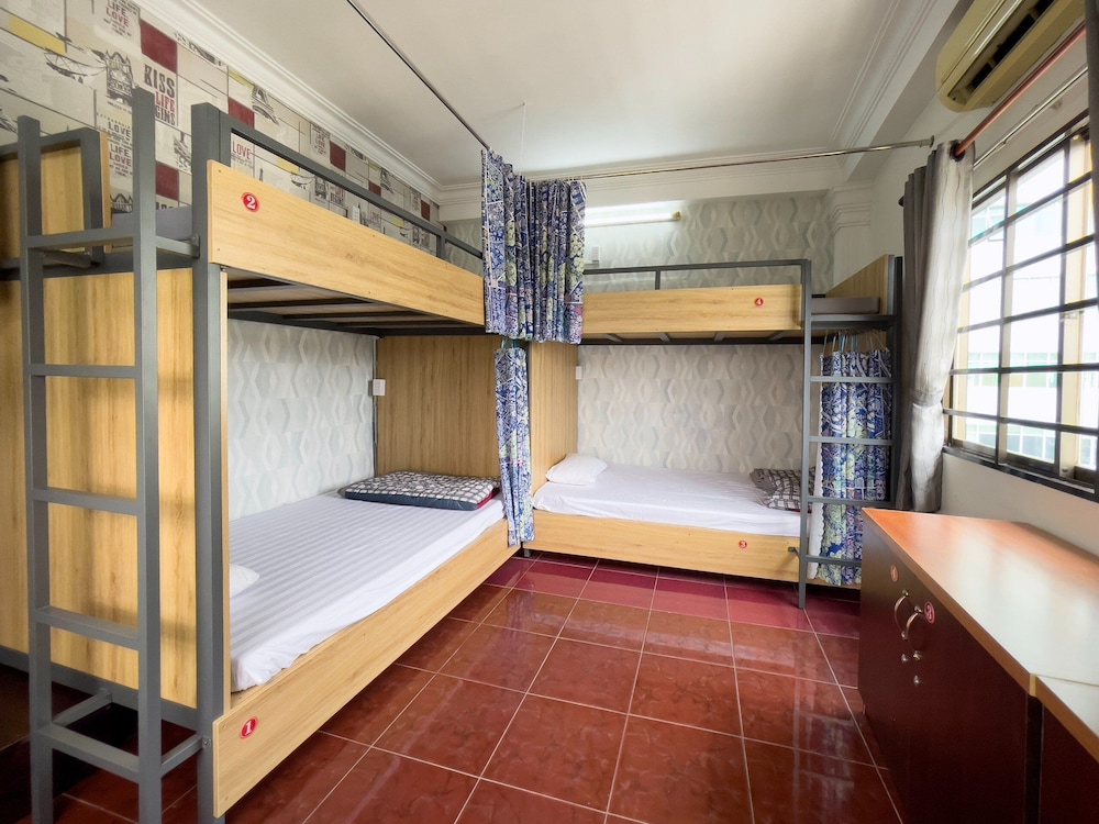Shared Dormitory, Shared Bathroom photo 2