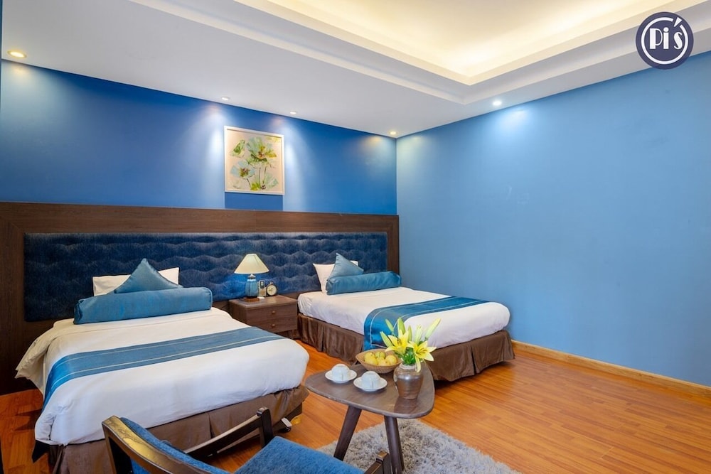 Deluxe Room, City View