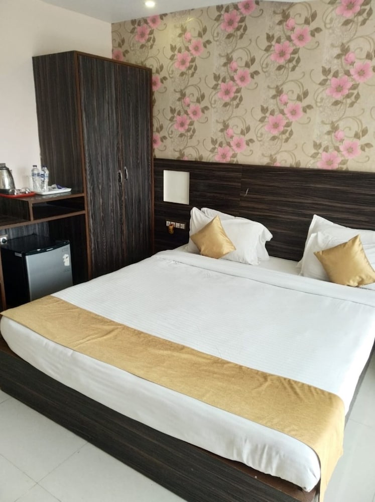 Deluxe Triple Room photo 2