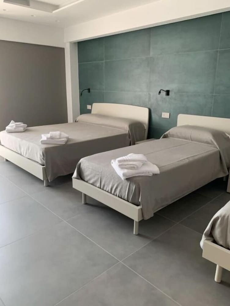 Basic Quadruple Room photo 2