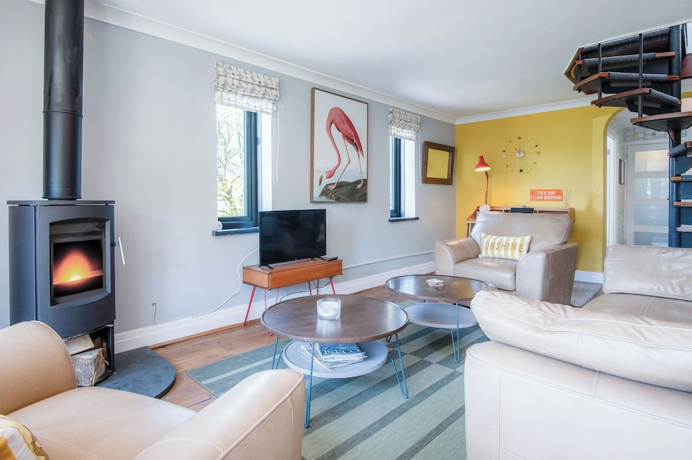 Standard House photo 2