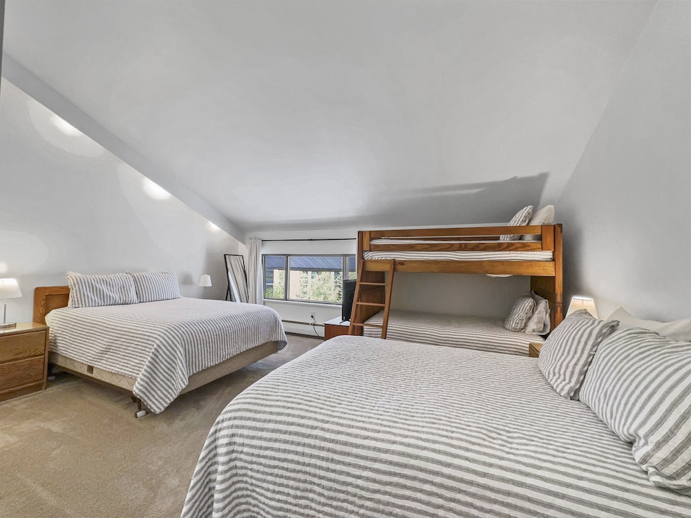 Condo, 3 Bedrooms