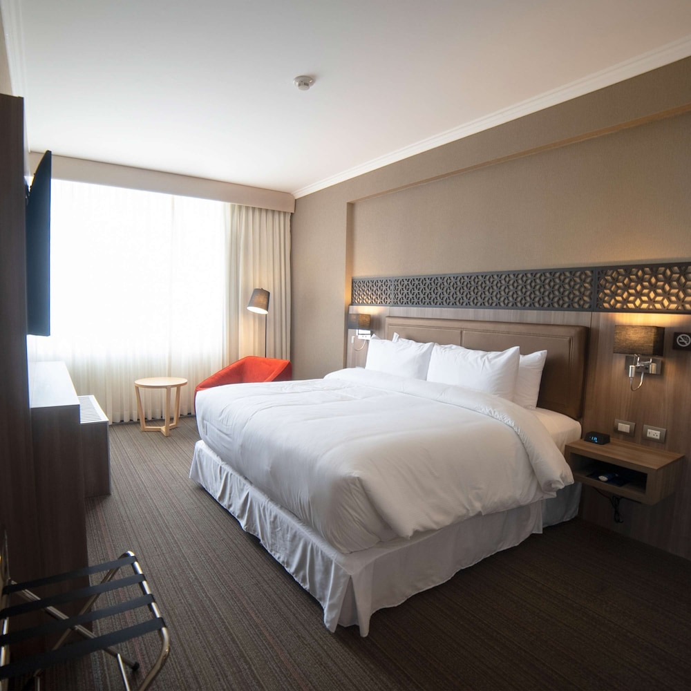 Suite, 1 King Bed (Imperial) photo 2