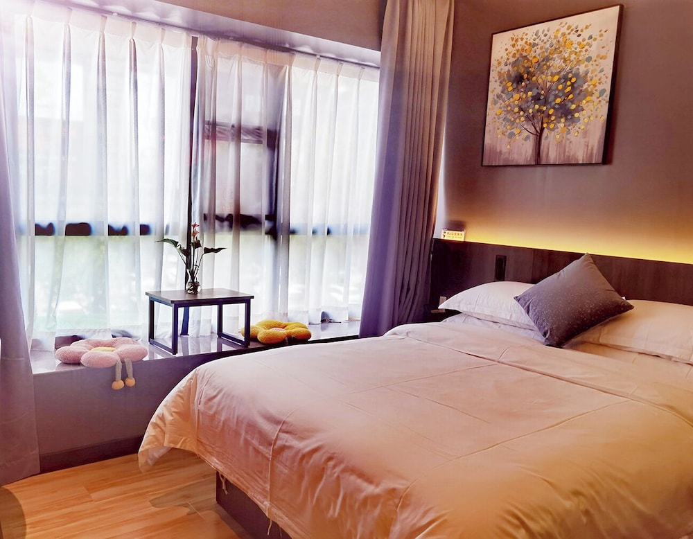 Luxury Double Room, City View