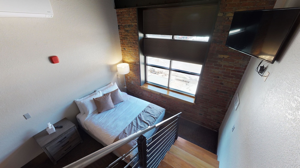 Standard Double Room, No Window - Photo 3