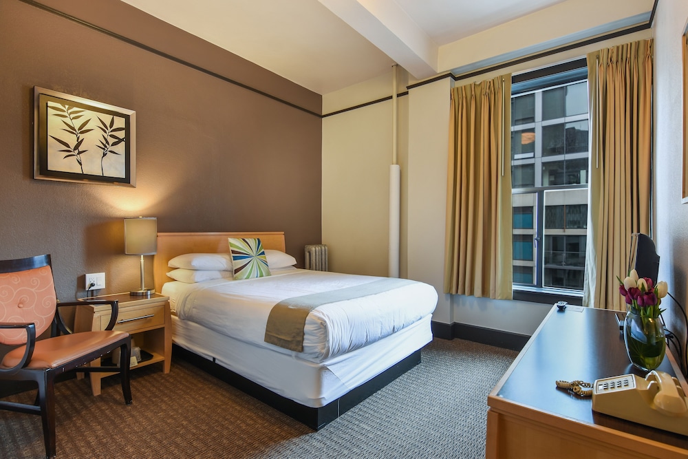 Standard Room, 1 Queen Bed, Private Bathroom, No Air Conditioning - Photo 9