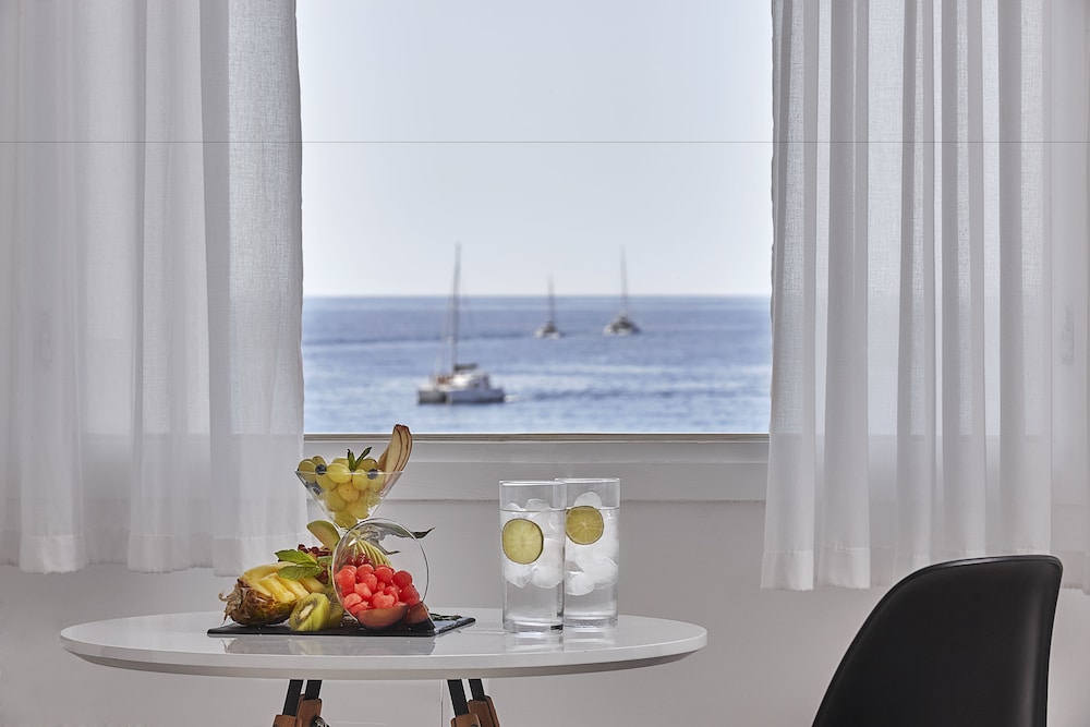 Senior Suite, Sea View - Photo 8