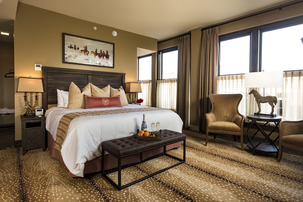 Luxury Room, 1 King Bed, Accessible photo 1
