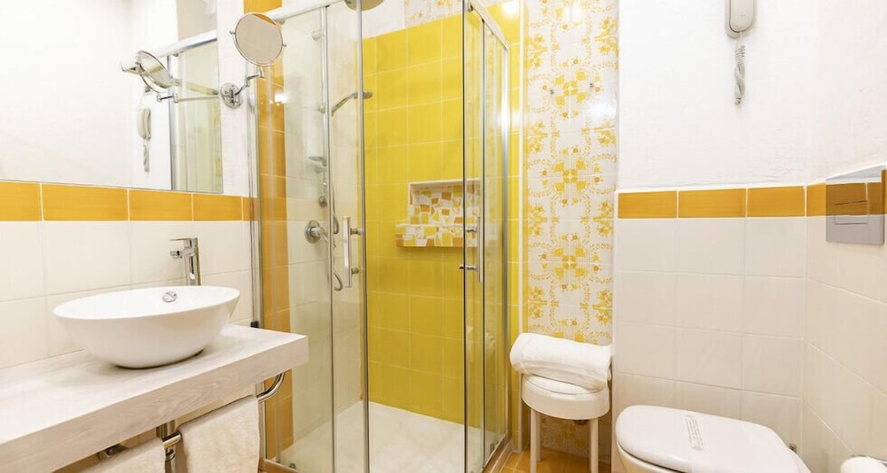 Superior Room, Balcony, Sea View - Photo 4