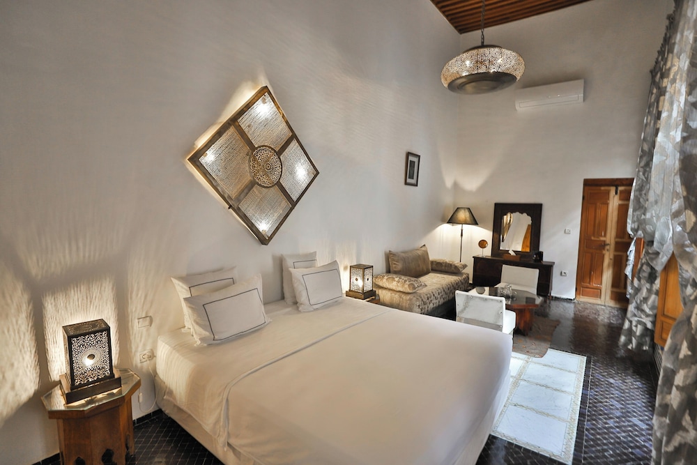 Romantic Double Room (Sara) photo 3